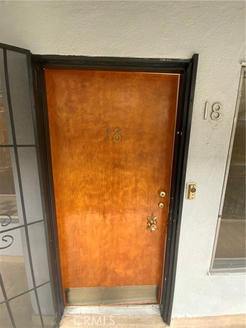 120 Alamitos Avenue, Long Beach CA: https://media.crmls.org/medias/ab2c7890-f976-4d7c-81c6-e545f402d3f2.jpg