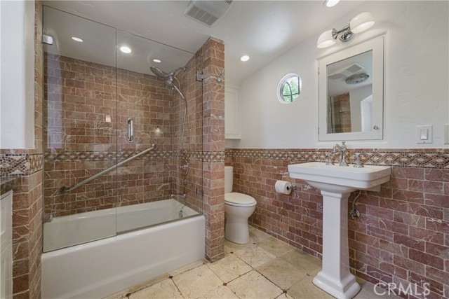 Detail Gallery Image 35 of 63 For 516 E Stocker St, Glendale,  CA 91207 - 4 Beds | 3 Baths
