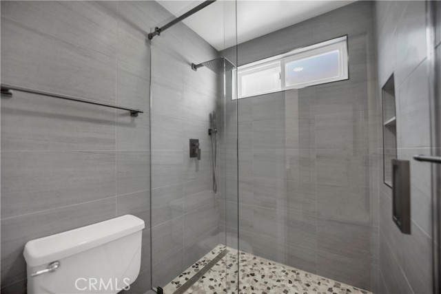 Detail Gallery Image 17 of 22 For 2214 E 2nd St #6,  Long Beach,  CA 90803 - 2 Beds | 1/1 Baths