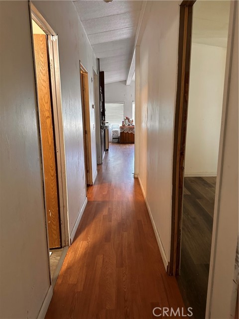 530 W Devonshire Avenue, Hemet CA: https://media.crmls.org/medias/ab2d57c0-c1a2-4d5b-b8f8-602275c0e365.jpg