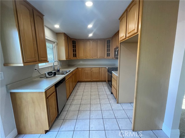 14332 Thunderbird Circle, Huntington Beach CA: https://media.crmls.org/medias/ab2db3e0-a81d-495a-bff8-6bea0905b4a2.jpg