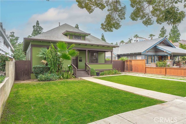 Detail Gallery Image 2 of 4 For 123 S Olive St, Anaheim,  CA 92805 - 3 Beds | 2 Baths