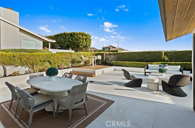 Detail Gallery Image 37 of 43 For 10 White Water Dr, Corona Del Mar,  CA 92625 - 2 Beds | 2 Baths