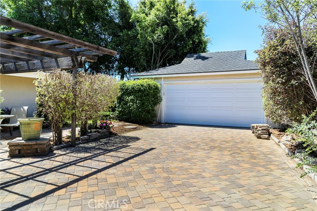 Detail Gallery Image 33 of 38 For 1507 Cumberland Ln, Newport Beach,  CA 92660 - 3 Beds | 2 Baths