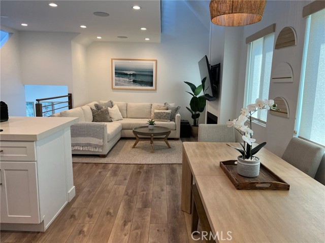 123 36th, Newport Beach CA: https://media.crmls.org/medias/ab2f10dd-9383-446e-a5df-2dd8b10f1f0d.jpg