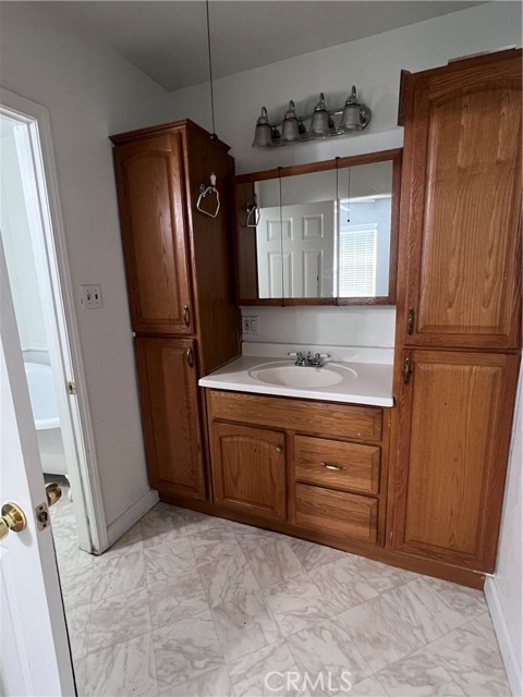 18639 Orange Street, Bloomington CA: https://media.crmls.org/medias/ab2f41c9-450a-44e6-b7a3-bbc66e1d5379.jpg