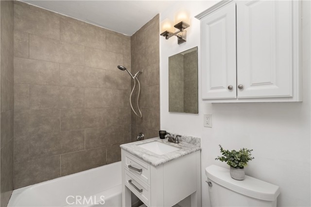5732 Wilbur Avenue, Tarzana CA: https://media.crmls.org/medias/ab2f4429-ac7f-420a-a648-e3cd36ecf19c.jpg