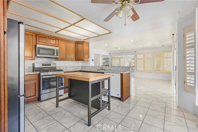 Detail Gallery Image 18 of 68 For 24321 Barley Rd, Moreno Valley,  CA 92557 - 4 Beds | 2/1 Baths