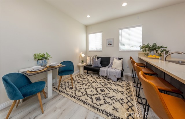 6051 Summerdale Drive, Huntington Beach CA: https://media.crmls.org/medias/ab2f653e-ba21-4559-a67f-ac68630b41c5.jpg