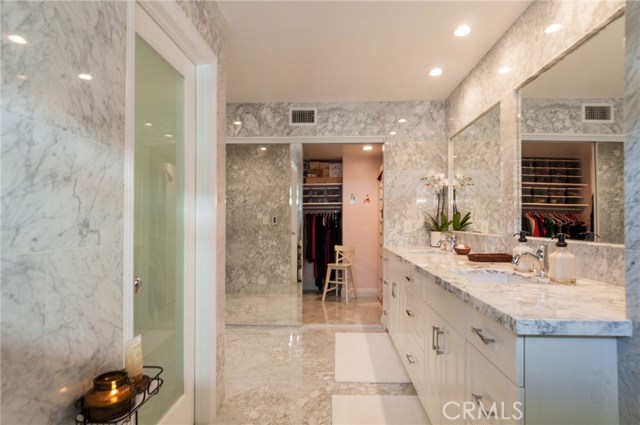 24 Bermuda Court, Manhattan Beach, California 90266, 3 Bedrooms Bedrooms, ,1 BathroomBathrooms,Residential,Sold,Bermuda,SB17026195