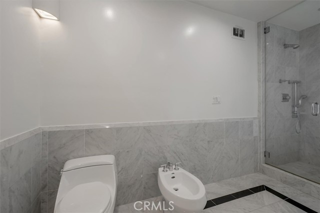 Detail Gallery Image 52 of 66 For 24216 Calvert St, Woodland Hills,  CA 91367 - 5 Beds | 3/1 Baths