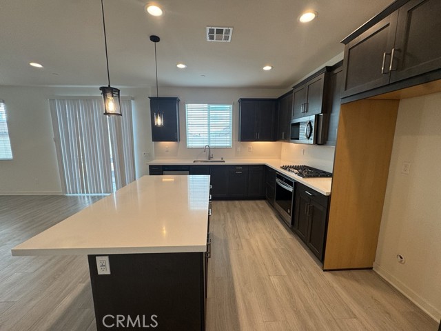 Detail Gallery Image 3 of 25 For 27861 Solitude, Moreno Valley,  CA 92555 - 4 Beds | 3/1 Baths