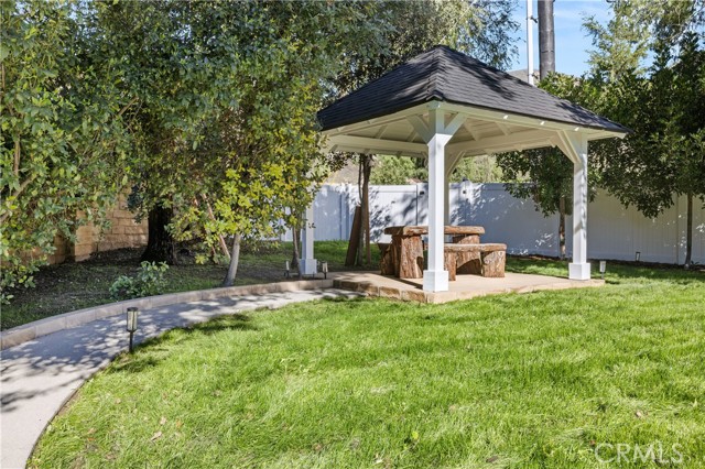 Detail Gallery Image 41 of 46 For 5340 Edgeware Dr, Calabasas,  CA 91301 - 5 Beds | 3 Baths