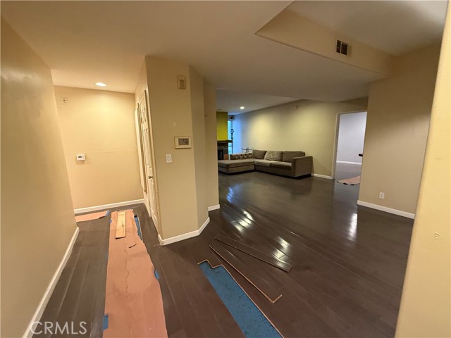 1240 S Corning, Los Angeles CA: https://media.crmls.org/medias/ab305aac-f101-43c8-8891-acedaa89a050.jpg