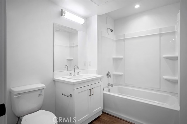 Detail Gallery Image 14 of 19 For 10657 Moorpark St #202,  North Hollywood,  CA 91602 - 1 Beds | 1 Baths