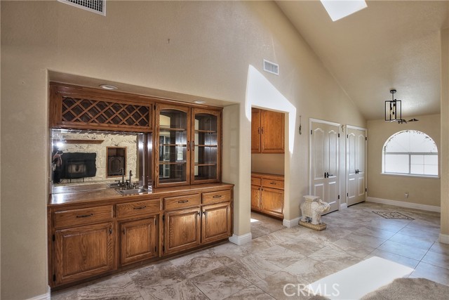 Detail Gallery Image 8 of 30 For 18611 Mustang Dr, Tehachapi,  CA 93561 - 4 Beds | 2 Baths