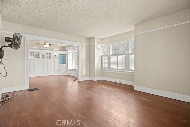 316 W Sacramento Avenue, Chico CA: https://media.crmls.org/medias/ab3115ee-e552-4dd4-9dff-0da432b0aff7.jpg