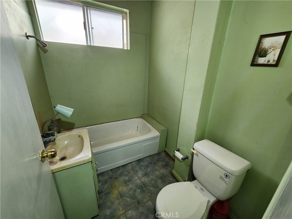 https://media.crmls.org/medias/ab3186d5-4248-4a54-b523-08992fd51c61.jpg?preset=X-Large