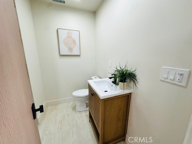 Detail Gallery Image 19 of 35 For 1936 Roxanne, Long Beach,  CA 90815 - 4 Beds | 2 Baths