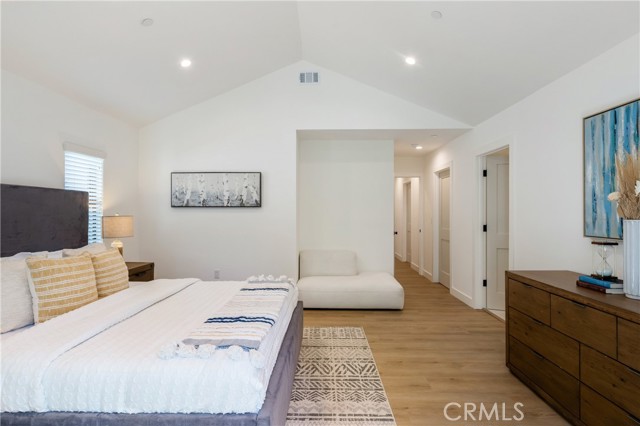 20109 Archwood Street, Winnetka CA: https://media.crmls.org/medias/ab32c351-6f94-48a3-a4ec-9df469f843e3.jpg