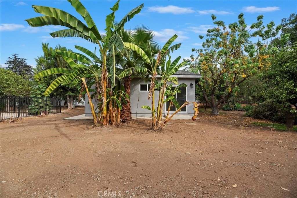 https://media.crmls.org/medias/ab346e06-5119-4028-8f6d-eba5bb854b53.jpg?preset=X-Large