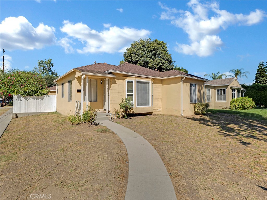 6525 Hayvenhurst