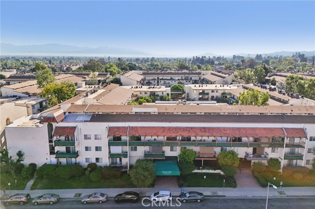 Detail Gallery Image 16 of 19 For 5460 White Oak #C315,  Encino,  CA 91316 - 2 Beds | 2 Baths