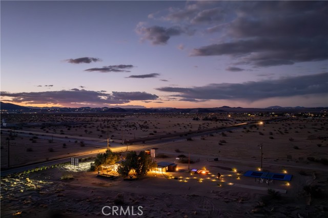 5725 Sunfair Road, Joshua Tree CA: https://media.crmls.org/medias/ab354335-353e-4fe9-936d-d9088b8e3d64.jpg
