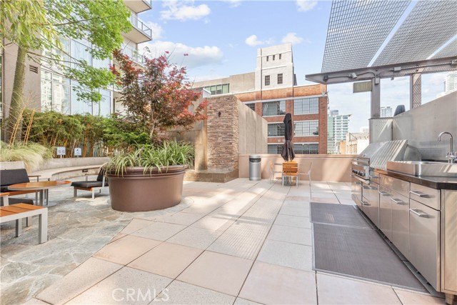 1111 S Grand Avenue, Los Angeles CA: https://media.crmls.org/medias/ab35752b-2a7d-42d8-bc5c-20fc7b9db230.jpg