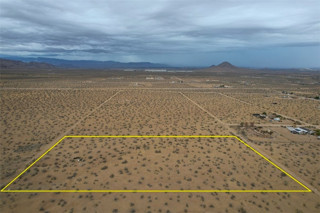 0 Navajo Road, Apple Valley, California 92307, ,Land,For Sale,0 Navajo Road,CRHD23213346