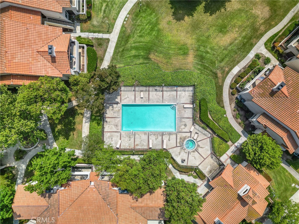 https://media.crmls.org/medias/ab35ca50-ffed-42b4-893d-f544681c59d4.jpg?preset=X-Large