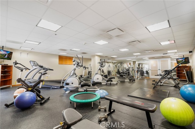 4050 Glencoe Avenue, Marina del Rey CA: https://media.crmls.org/medias/ab35fe23-c76f-4714-a673-2088ff73bf80.jpg