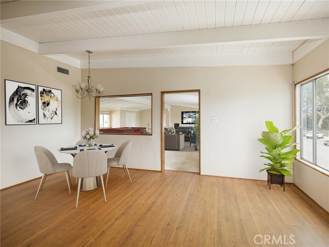 Detail Gallery Image 6 of 32 For 403 E Pine Ave, El Segundo,  CA 90245 - 5 Beds | 3 Baths