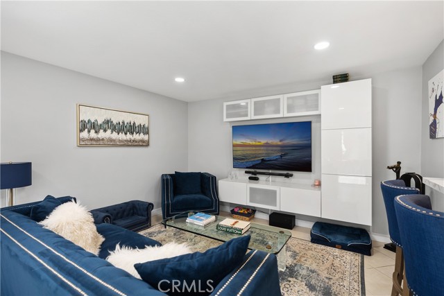 40 Tangerine, Irvine CA: https://media.crmls.org/medias/ab361b58-2159-4de2-a259-c32754f5e258.jpg