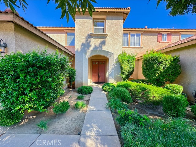 Detail Gallery Image 1 of 59 For 5121 Vista Dr, Palmdale,  CA 93551 - 4 Beds | 4 Baths