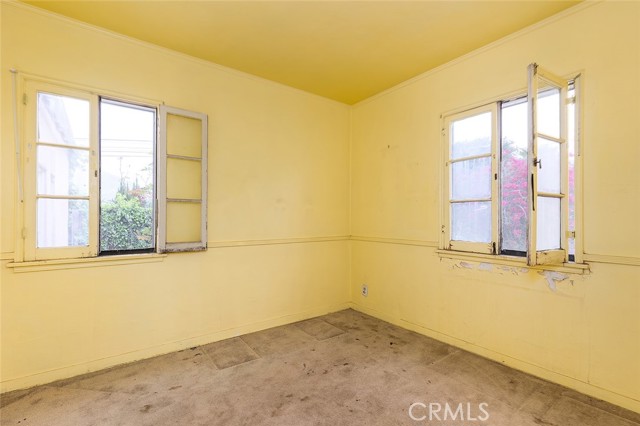 Detail Gallery Image 9 of 35 For 10457 Helendale Ave, Tujunga,  CA 91042 - 3 Beds | 2 Baths