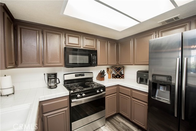 Detail Gallery Image 14 of 27 For 2290 Indigo Hills Dr #6,  Corona,  CA 92879 - 2 Beds | 2 Baths