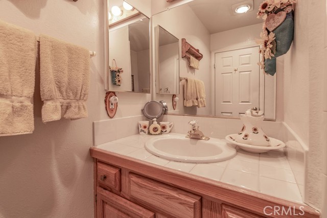 Detail Gallery Image 25 of 39 For 43091 Bear Creek Ct, Big Bear Lake,  CA 92315 - 3 Beds | 3 Baths