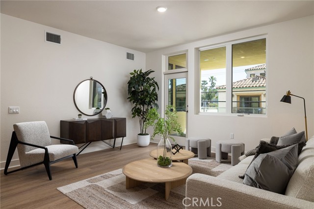 414 Main St., Huntington Beach CA: https://media.crmls.org/medias/ab377c31-bead-458e-81f9-ac75c661a805.jpg