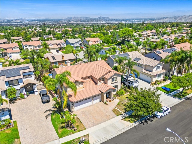 Detail Gallery Image 14 of 16 For 741 Raphael Cir, Corona,  CA 92882 - 4 Beds | 3 Baths