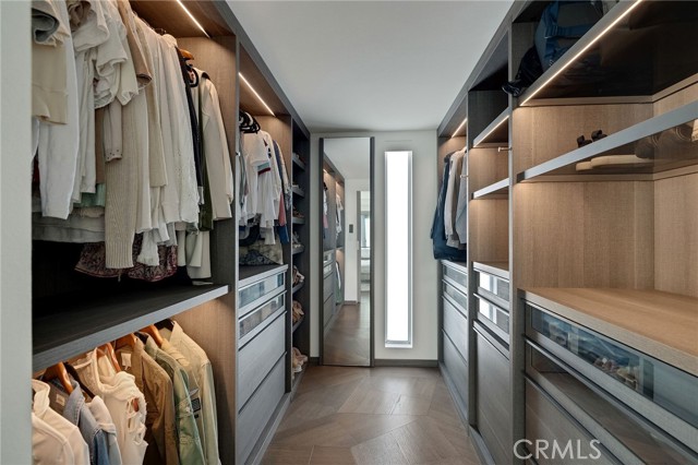 232 32nd Place, Manhattan Beach CA: https://media.crmls.org/medias/ab37e9c1-6784-4f9d-9c9c-10600e4cd96e.jpg
