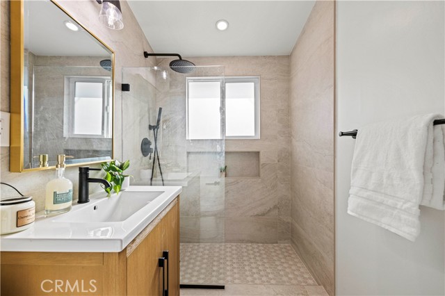 10839 Danube Avenue, Granada Hills CA: https://media.crmls.org/medias/ab37fefa-2858-4490-8d6d-37be864058e9.jpg
