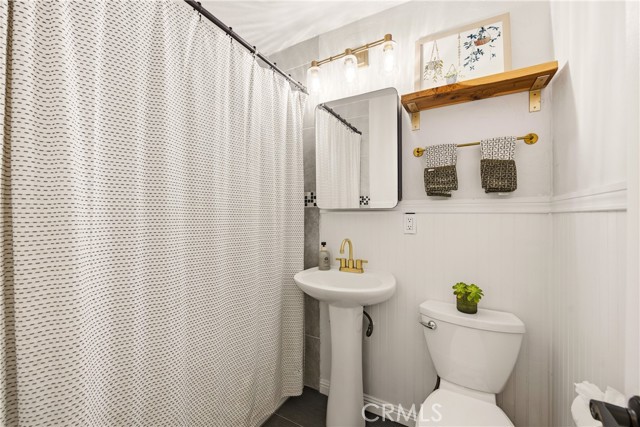 Detail Gallery Image 15 of 29 For 2041 Lupin St, Simi Valley,  CA 93065 - 3 Beds | 2 Baths