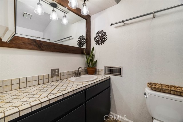 2382 Faber st, Durham CA: https://media.crmls.org/medias/ab387d6e-058f-47c0-9dee-3f309bcfd885.jpg