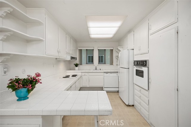 Detail Gallery Image 13 of 39 For 2319 via Puerta #O,  Laguna Woods,  CA 92637 - 2 Beds | 2 Baths