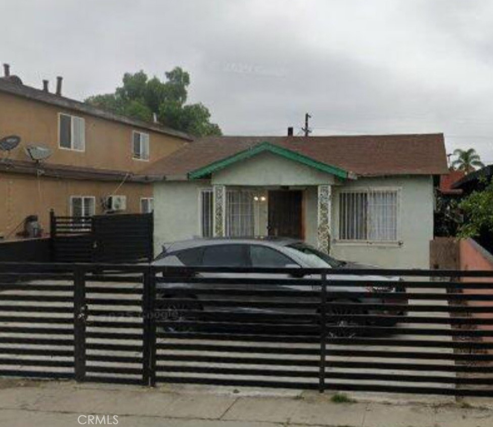 Triplex at 331 E 107th St