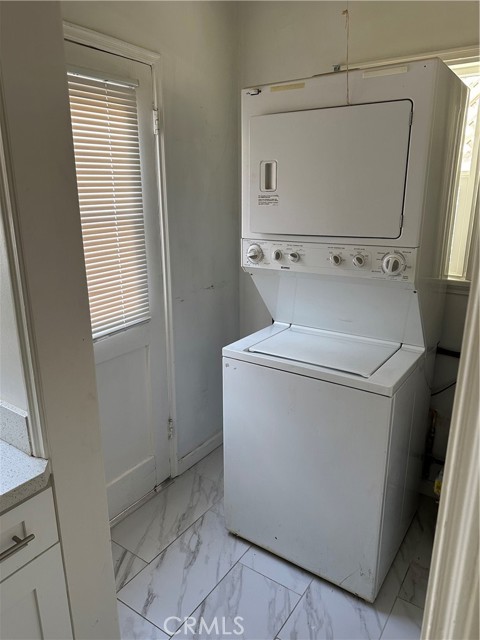 Detail Gallery Image 8 of 13 For 429 E Valencia, Burbank,  CA 91501 - 1 Beds | 1 Baths