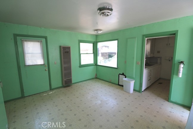 https://media.crmls.org/medias/ab393e1c-028a-4b4d-931b-a81c93566b46.jpg?preset=X-Large