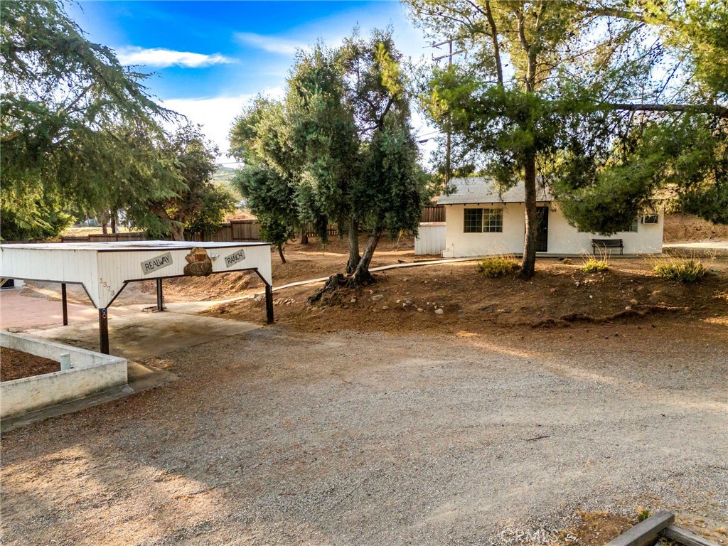https://media.crmls.org/medias/ab39d7c9-9a51-4411-8978-aa0d417f1515.jpg?preset=X-Large