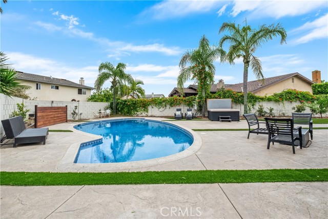 3550 Goldenrod Circle, Seal Beach CA: https://media.crmls.org/medias/ab3a24a2-5482-4c85-8761-cc3ffefaf7e6.jpg
